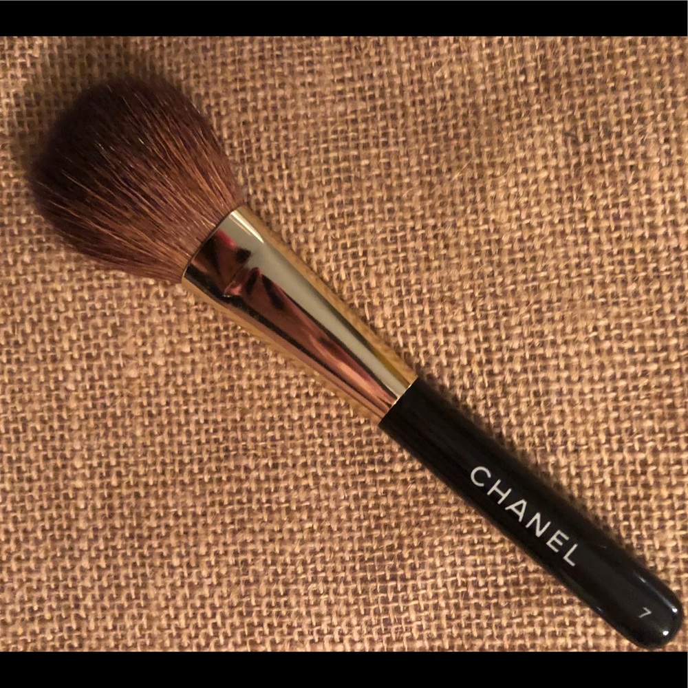 Vintage Chanel blush brush #7